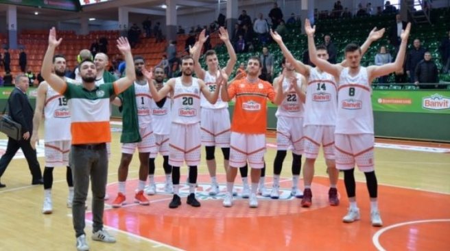 Banvit, Gaziantep Basketbol`u rahat geçti!