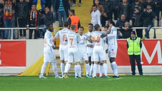 Başakşehir zirve takibinde hata yapmadı!