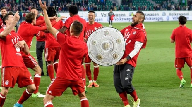 Bayern Münih şov yaparak şampiyon oldu