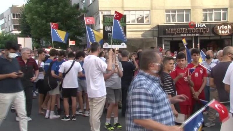 Bayrampaşa Belediyesi`nden Srebrenitsa Soykırımı yürüyüşü