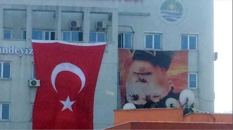 Belediye görevlilerinin Atatürk posteriyle imtihanı