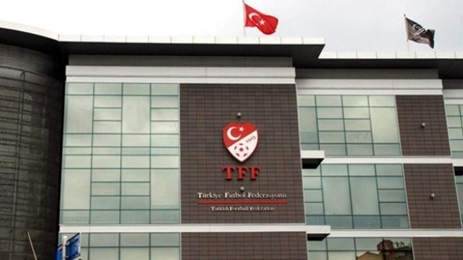 Beşiktaşlı Taraftarlar, Caner?in Cezası Sonrası TFF?yi Çifte Standartla Suçladı