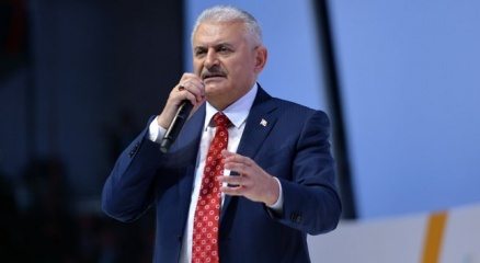 Binali Yıldırım: Siz bizim Cumhuriyet sevgimizi ölçecek kalibrede misiniz?