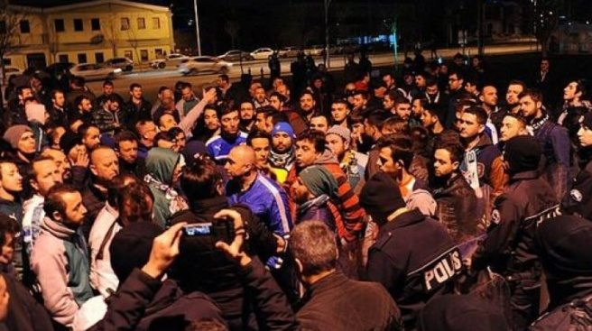 Bursasporlu futbolculara bıçaklı saldırı
