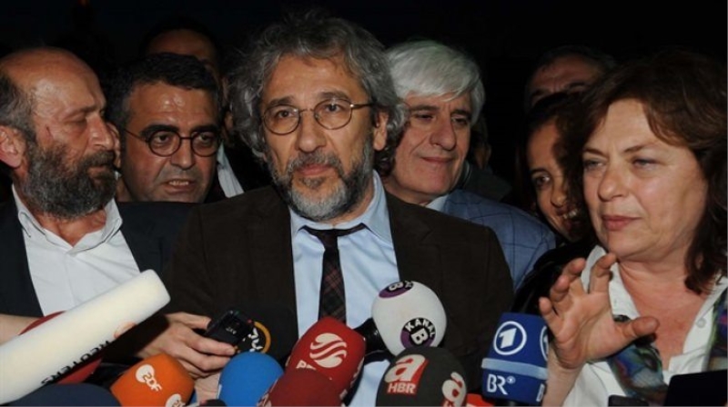 Can Dündar istifa etti