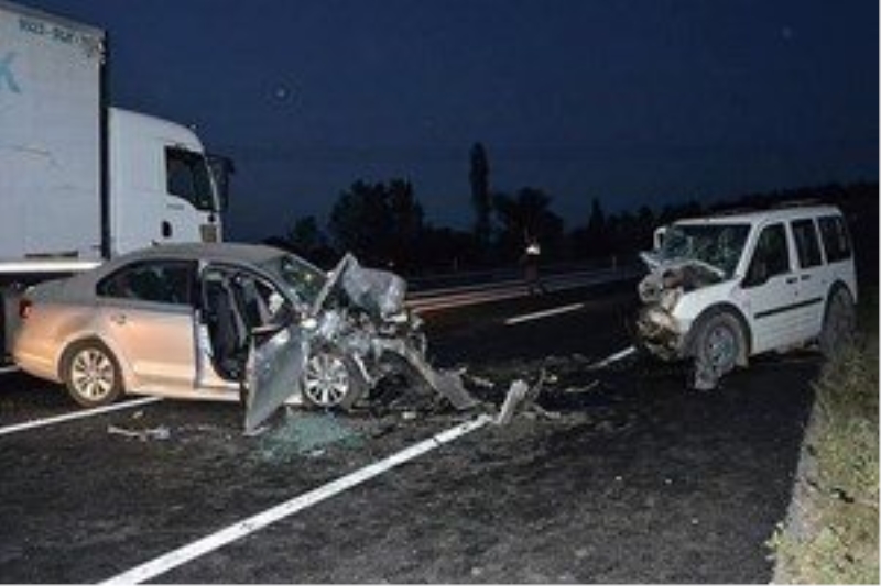 Çanakkale`de feci kaza: 2 ölü, 2 yaralı...