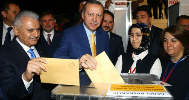 Cumhurbaşkanı Erdoğan, 1414 Oyla Yeniden AK Parti Genel Başkanı Oldu