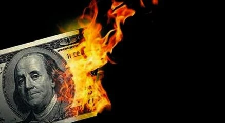 Dolar, TL karşısında yeniden rekor kırdı.