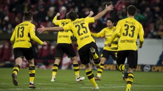 DORTMUND YENİ HOCASIYLA KAZANDI!