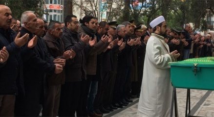 Emekli garnizon komutanı kalbine yenik düştü