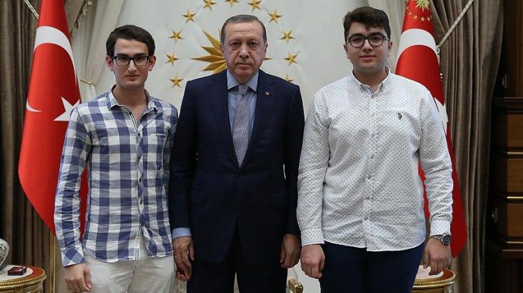 Erdoğan başarılı öğrencileri kabul etti