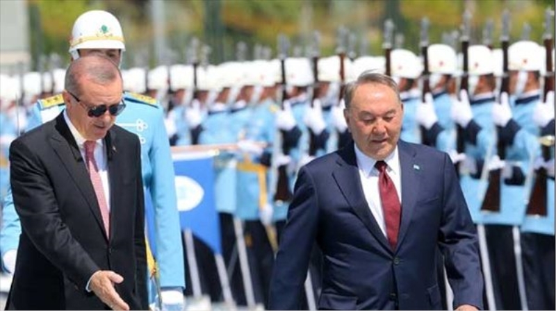 Erdoğan Nazarbayev`i resmi törenle karşıladı