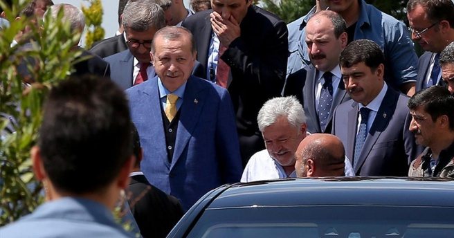 Erdoğan zirvede yapılan görüşmelerden memnun