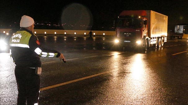 Erzincan`da ulaşıma kar engeli