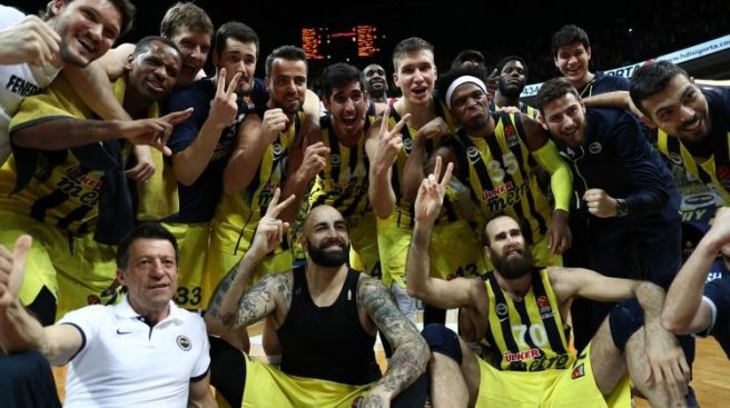 Fenerbahçe eze eze Final Four`da!