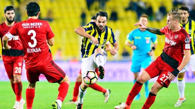 Fenerbahçe`nin 11`i belli oldu! Sürpriz isimler...