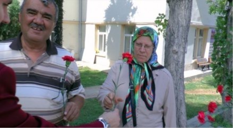GATA?nın ilk sivil hastaları çiçeklerle karşılandı