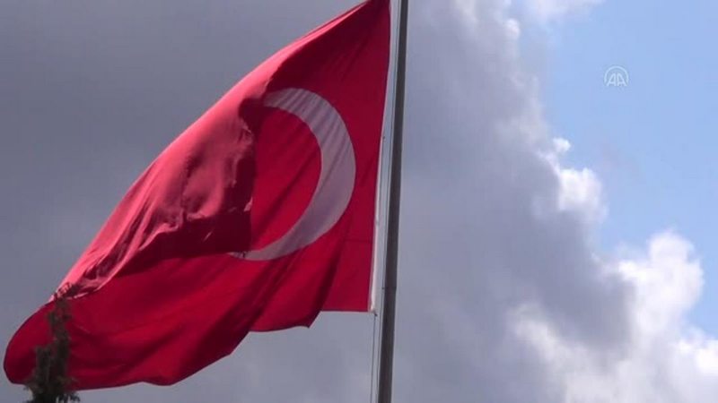 GAZİANTEP - Şehit annesi bir yıldır ziyaret edemediği oğlunun mezarına polislerin yardımıyla gitti