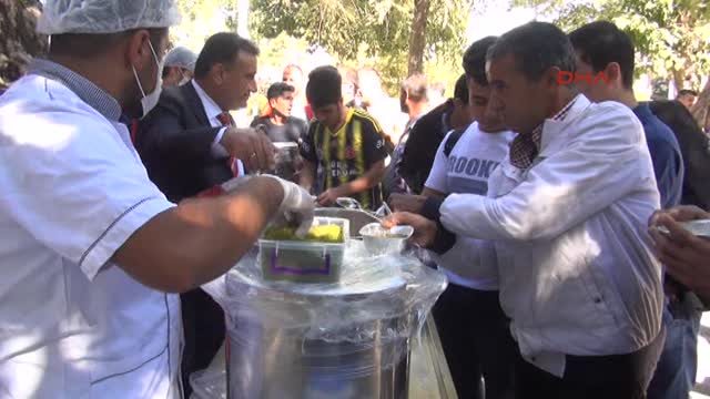 Gaziantep`te Türk Eğitim-Sen Aşure Dağıttı