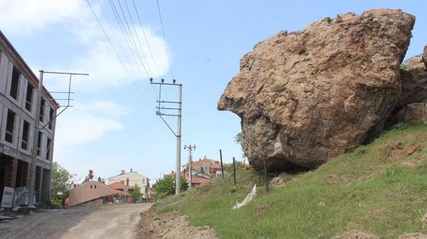 Gizemini koruyan `Zincirli kaya` kaldırılıyor