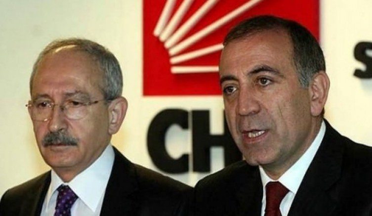 Gürsel Tekin`in yalanı ortaya çıkınca hemen sildi