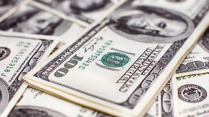 Haftaya yükselişle başlayan dolar 8,20`den işlem görüyor