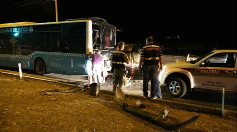 Halk otobüsü minibüsle çarpıştı: Çok sayıda yaralı