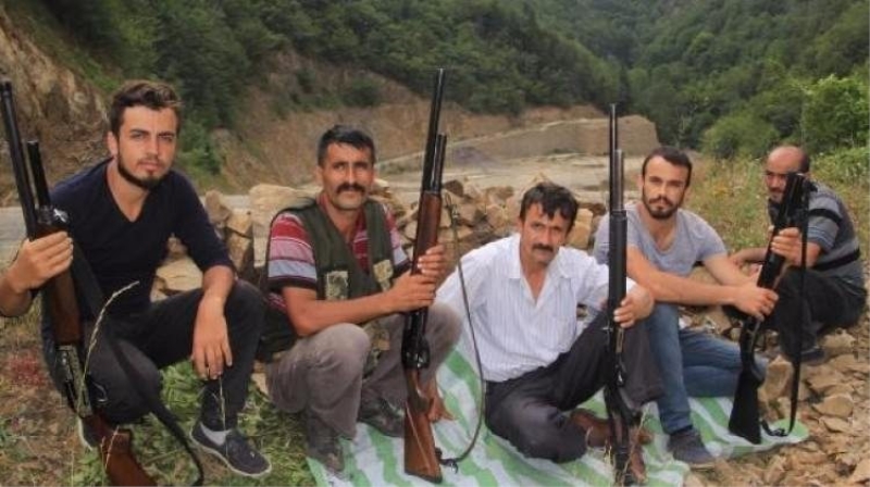 Halk silahlandı her yerde PKK'lı arıyorlar!