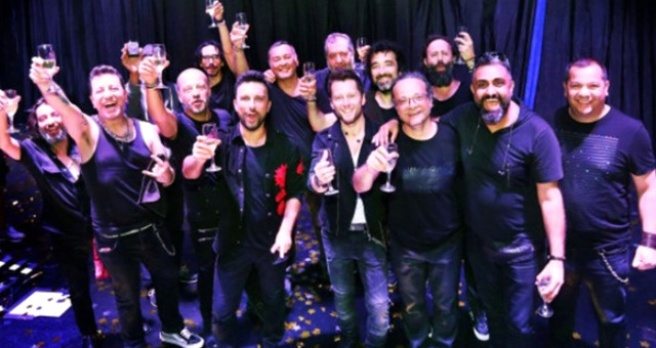 Harbiye Konserleri Sona Eren Tarkan, Başarısının Şerefine Kadeh Kaldırdı