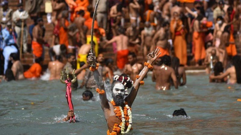 Hindistan Covid: Hindu hacılar, Kumb Mela Festivali`yle nasıl `süper bulaştırıcı`ya dönüştü?