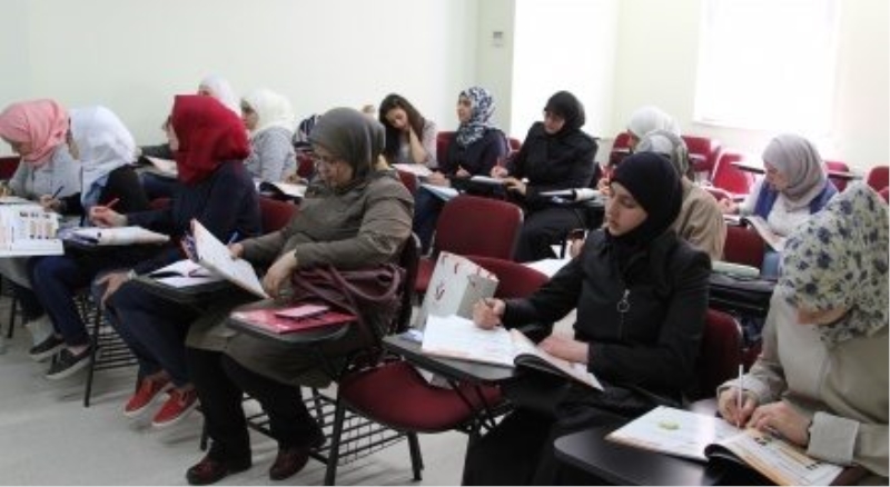 İstanbul Aydın Üniversitesi?nden Suriyeli sığınmacılara büyük destek