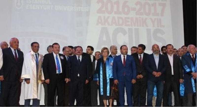İstanbul Esenyurt Üniversitesi yeni Akademik Yılı Açılış Törenini gerçekleştirdi