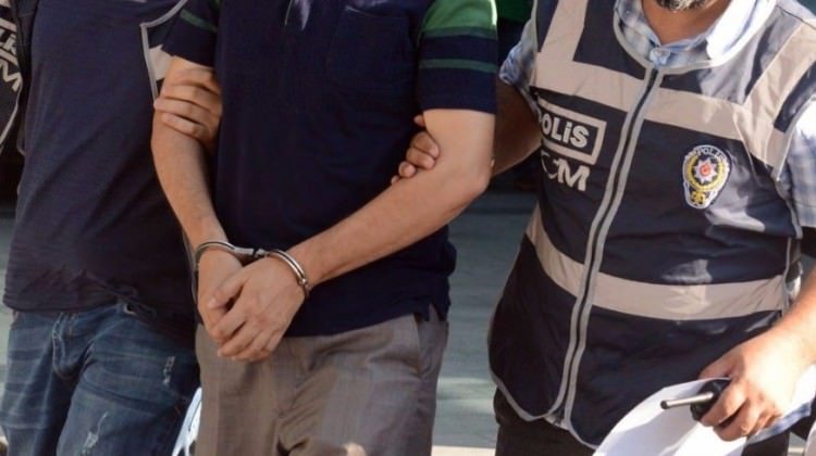 İstanbulda akademisyenlere FETÖ gözaltısı