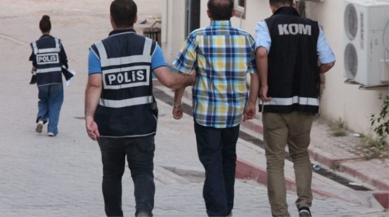 İzmir'de 1000 kişi gözaltına alındı