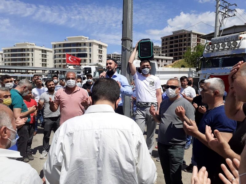 İzmir`de onlarca araçla Filistin`e destek konvoyu