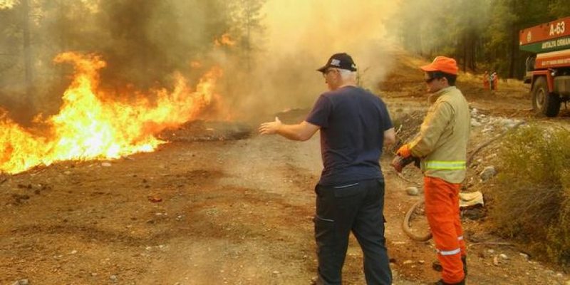 Kaş`ta 25 hektar kızılçam ormanı yandı