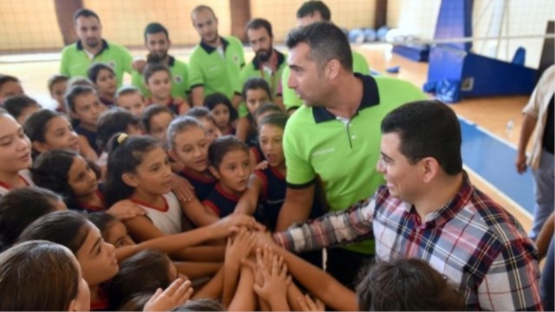 Kepez Belediyesi Yaz Spor Okulunda 2 Bin 500 Öğrenciye Eğitim Veriyor