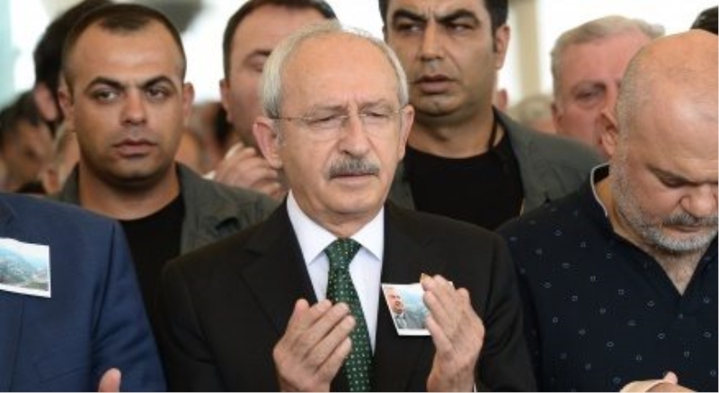 Kılıçdaroğlu eski Belediye Başkanı Özgün?ün cenaze namazına katıldı