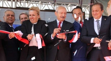Kılıçdaroğlu, İzmir?de stat açtı