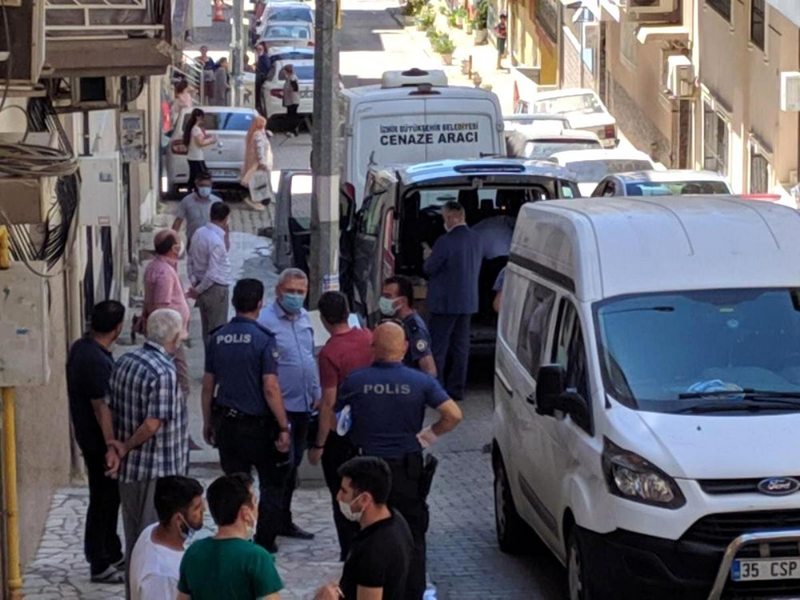 Kızını eşarpla boğarak öldüren cani anne, tutuklandı