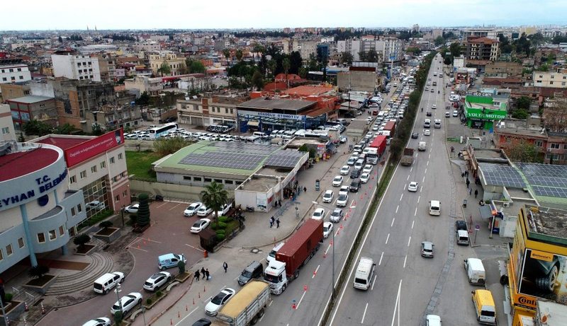 Köprü çalışması trafiği felç etti: 9 kilometrelik kuyruk oluştu