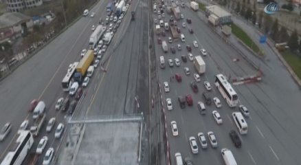 Mahmutbey Gişelerdeki trafik çilesi havadan görüntülendi