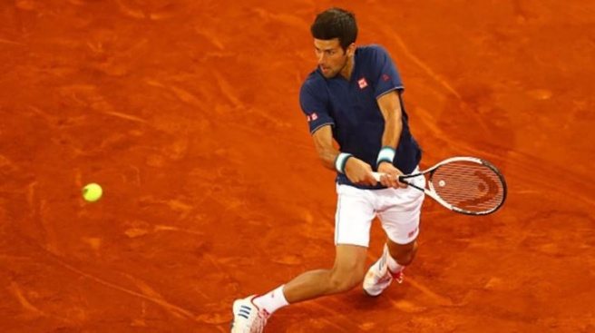 Novak Djokovic Madrid`de terlemeden yarı finalde
