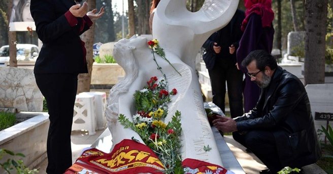 Özgecan Aslan ölümünün ikinci yılında mezarı başında anıldı