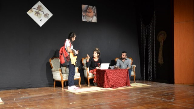 Polat, `Öğrencilerimize Yönelik Tiyatro Gösterimi ve Eğitim Kursları Düzenlenecek`