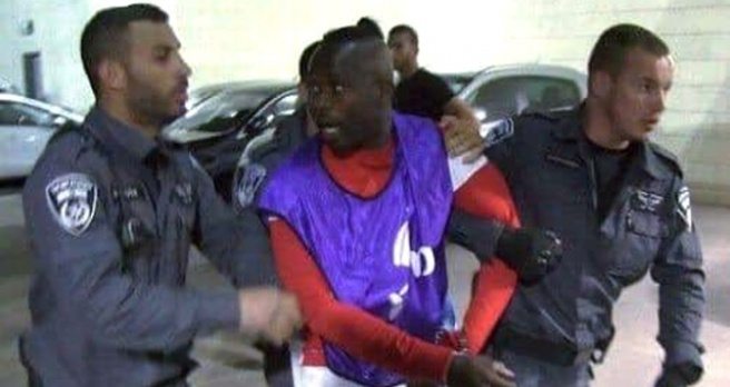 Polis, Kendileriyle Tartışmaya Giren Nijeryalı Futbolcuyu Gözaltına Aldı