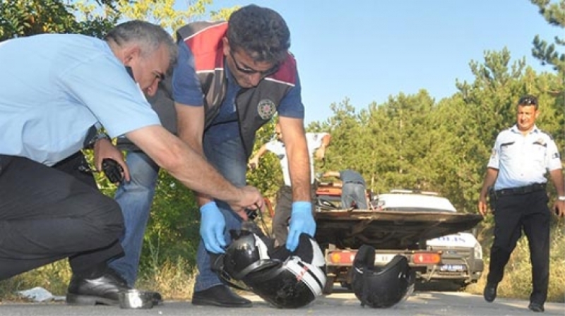 Polis müdürü ve eşine otomobil çarptı