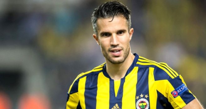 Robin van Persie Fenerbahçe Taraftarını İkiye Böldü