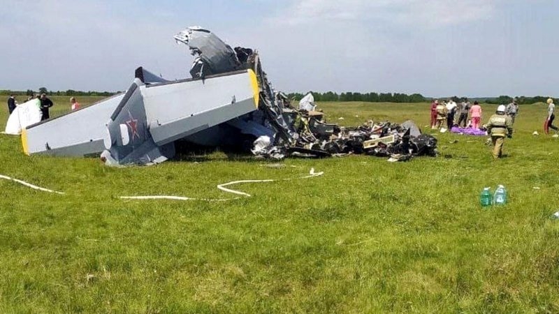 Rusya`da paraşütçüleri taşıyan uçak yere çakıldı: 9 ölü, 15 yaralı