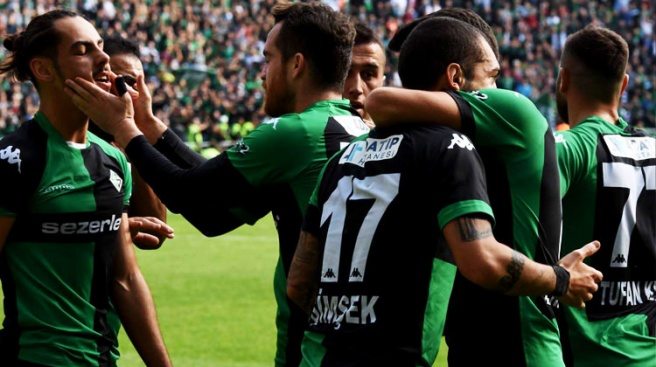 Sakaryaspor evinde farklı kazandı!